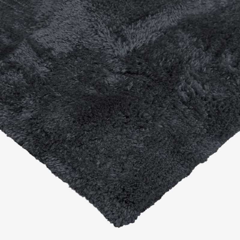 Vue détaillée du tapis SAUVAGE